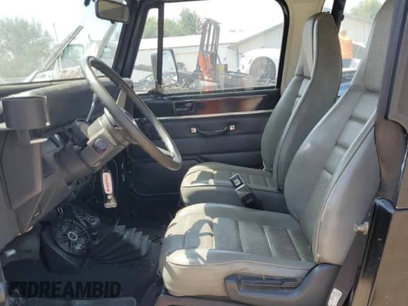 1994 Jeep Wrangler S with VIN 1J4FY19P3RP432329, listed as a Copart auction lot 68758275 with 42,008 mi miles and Clean title. Bid and sale history available at DreamBid. Image 7.