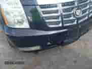 2011 Cadillac Escalade ESV Premium z VIN 1GYS4JEF5BR377335, wystawiony jako IAAI lot #41820043 z przebiegiem 181 619 mil mil oraz . Historia ofert i sprzedaży dostępna na DreamBid. Obrazek 20.