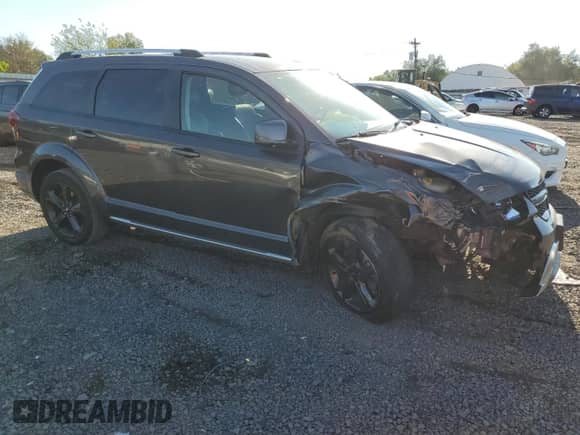 2020 Dodge Journey Crossroad z VIN 3C4PDCGB6LT270062, wystawiony jako Copart lot #81382645 z przebiegiem 75 414 mil mil oraz Szkoda całkowita • Salvage title. Historia ofert i sprzedaży dostępna na DreamBid. Obrazek 4.