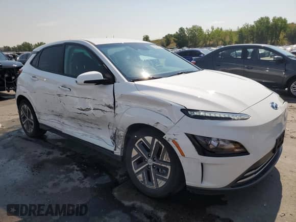 2023 Hyundai Kona SE z VIN KM8K23AG0PU169031, wystawiony jako Copart lot #66488335 z przebiegiem 33 216 mil mil oraz Szkoda całkowita • Salvage title. Historia ofert i sprzedaży dostępna na DreamBid. Obrazek 4.