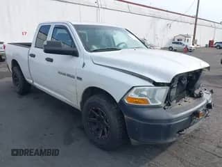 2012 Ram 1500 Express z VIN 1C6RD7FT8CS225966, wystawiony jako IAAI lot #43181465 z przebiegiem 347 015 mil mil oraz . Historia ofert i sprzedaży dostępna na DreamBid. Obrazek 1.