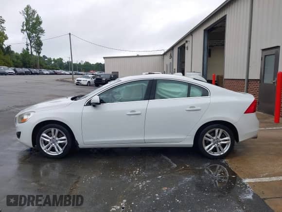 2012 Volvo S60 T5 с VIN YV1622FS3C2114909, выставлен на аукционе IAAI как лот 42969803 с пробегом 185 164 миль миль и . История ставок и продаж доступна на DreamBid. Изображение 14.