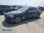 2017 BMW 5 Series 530i z VIN WBAJA5C32HG893874, wystawiony jako Copart lot #60566095 z przebiegiem 99 555 mil mil oraz Czysty tytuł • Clean title. Historia ofert i sprzedaży dostępna na DreamBid. Obrazek 1.