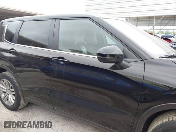 2024 Mitsubishi Outlander ES with VIN JA4J3UA87RZ073473, listed as a IAAI auction lot 42146365 with 8,600 mi miles and . Bid and sale history available at DreamBid. Image 13.