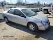 2004 Dodge Neon SXT z VIN 1B3ES56C34D551974, wystawiony jako Copart lot #46829235 z przebiegiem 212 829 mil mil oraz Szkoda całkowita • Salvage title. Historia ofert i sprzedaży dostępna na DreamBid. Obrazek 4.