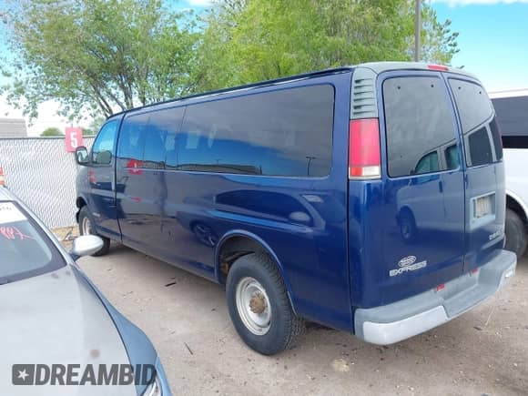2002 Chevrolet Express with VIN 1GAHG39RX21222715, listed as a IAAI auction lot 42201370 with 107,516 mi miles and . Bid and sale history available at DreamBid. Image 3.