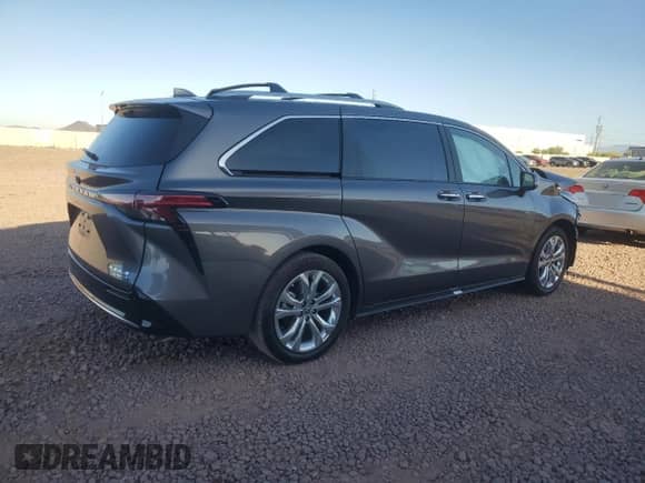 2024 Toyota Sienna Platinum с VIN 5TDERKEC8RS186052, выставлен на аукционе Copart как лот 54362115 с пробегом 14 777 миль миль и Списание • Salvage title. История ставок и продаж доступна на DreamBid. Изображение 3.