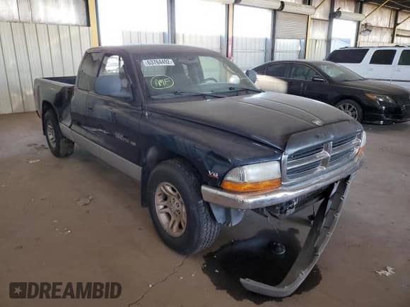 2000 Dodge Dakota Sport with VIN 1B7GL22N4YS549968, listed as a Copart auction lot 63703485 with 182,978 mi miles and Clean title. Bid and sale history available at DreamBid. Image 4.