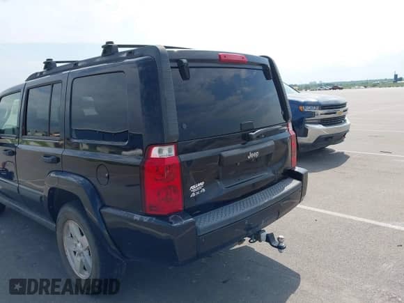 2006 Jeep Commander с VIN 1J8HG48K76C238097, выставлен на аукционе IAAI как лот 42721101 с пробегом 189 698 миль миль и . История ставок и продаж доступна на DreamBid. Изображение 6.