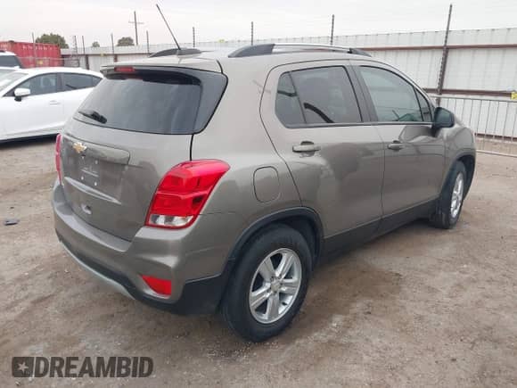 2022 Chevrolet Trax LT с VIN KL7CJLSM2NB563216, выставлен на аукционе IAAI как лот 41702010 с пробегом 19 937 миль миль и . История ставок и продаж доступна на DreamBid. Изображение 4.