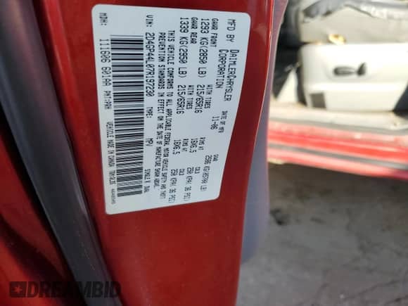 2007 Dodge Grand Caravan SXT with VIN 2D4GP44L07R197230, listed as a Copart auction lot 84233395 with 201,754 mi miles and Clean title. Bid and sale history available at DreamBid. Image 13.