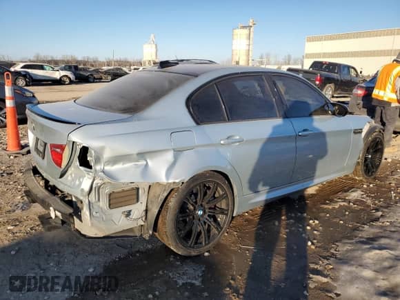 2009 BMW M3 с VIN WBSPM93539E201785, выставлен на аукционе Copart как лот 42153135 с пробегом 140 557 миль миль и Списание • Salvage title. История ставок и продаж доступна на DreamBid. Изображение 3.