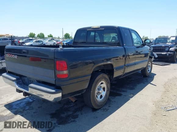 1998 Dodge 1500 with VIN 1B7HC13Y6WJ153289, listed as a IAAI auction lot 42640582 with 208,445 mi miles and . Bid and sale history available at DreamBid. Image 4.
