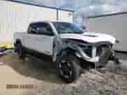 2019 Ram 1500 Rebel z VIN 1C6SRFLT5KN554347, wystawiony jako Copart lot #84263155 z przebiegiem 79 238 mil mil oraz Szkoda całkowita • Salvage title. Historia ofert i sprzedaży dostępna na DreamBid. Obrazek 4.