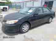 2002 Toyota Camry LE с VIN JTDBE32K420055676, выставлен на аукционе IAAI как лот 42323221 с пробегом 286 891 миль миль и . История ставок и продаж доступна на DreamBid. Изображение 2.