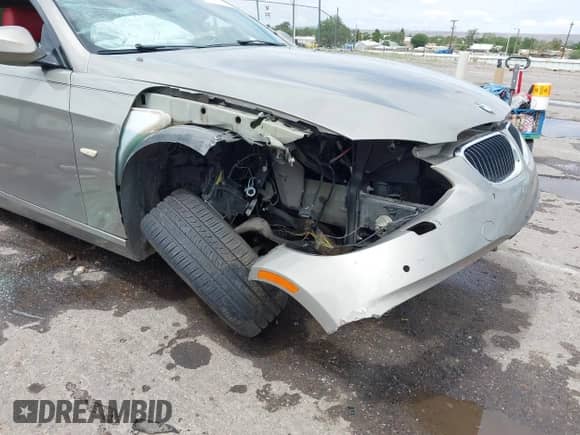 2011 BMW 3 Series 328i z VIN WBAKE5C54BE572836, wystawiony jako IAAI lot #42642160 z przebiegiem Nie podano mil oraz . Historia ofert i sprzedaży dostępna na DreamBid. Obrazek 12.