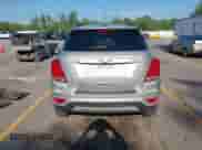 2017 Chevrolet Trax LT z VIN KL7CJPSB3HB136914, wystawiony jako IAAI lot #42380466 z przebiegiem 126 303 mil mil oraz . Historia ofert i sprzedaży dostępna na DreamBid. Obrazek 16.