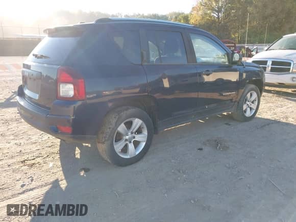 2014 Jeep Compass Sport z VIN 1C4NJDBB4ED546437, wystawiony jako IAAI lot #43443347 z przebiegiem 169 871 mil mil oraz . Historia ofert i sprzedaży dostępna na DreamBid. Obrazek 4.