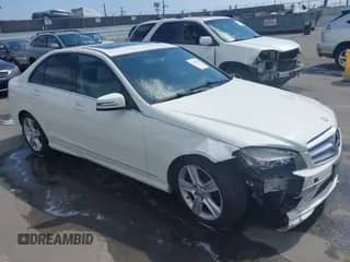 2011 Mercedes-Benz C 300 Sport z VIN WDDGF5EB7BR182529, wystawiony jako IAAI lot #43335480 z przebiegiem 171 392 mil mil oraz . Historia ofert i sprzedaży dostępna na DreamBid. Obrazek 1.