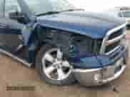 2020 Ram 1500 Tradesman z VIN 3C6RR6KT5LG289889, wystawiony jako IAAI lot #41941902 z przebiegiem 92 446 mil mil oraz . Historia ofert i sprzedaży dostępna na DreamBid. Obrazek 6.