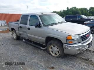 2005 GMC Sierra 1500 SLE with VIN 2GTEK13T951107216, listed as a IAAI auction lot 42628457 with 220,396 mi miles and . Bid and sale history available at DreamBid. Image 1.