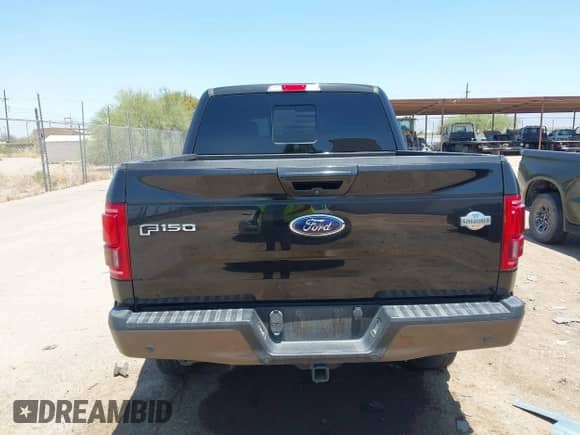 2015 Ford F-150 XLT z VIN 1FTEW1EG1FFD09157, wystawiony jako IAAI lot #42521350 z przebiegiem Nie podano mil oraz . Historia ofert i sprzedaży dostępna na DreamBid. Obrazek 17.