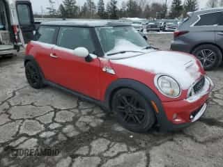 2013 MINI Hardtop S with VIN WMWSV3C56DT389389, listed as a Copart auction lot 89288615 with 85,001 mi miles and Salvage title. Bid and sale history available at DreamBid. Image 4.