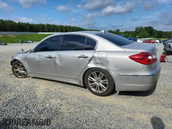 2013 Hyundai Genesis 3.8L с VIN KMHGC4DD0DU214622, выставлен на аукционе Copart как лот 65369175 с пробегом 171 131 миль миль и Списание • Salvage title. История ставок и продаж доступна на DreamBid. Изображение 2.