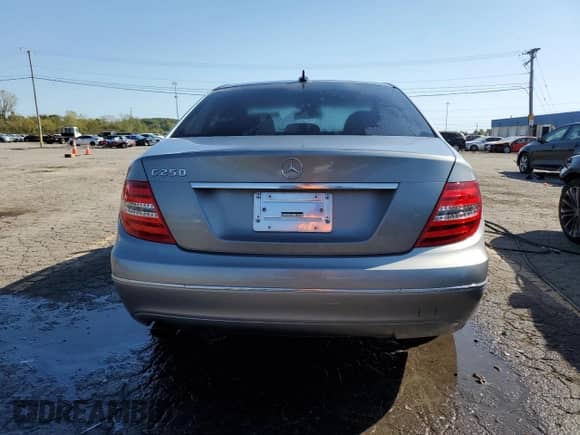 2014 Mercedes-Benz C 250 Sport with VIN WDDGF4HB3EG245034, listed as a Copart auction lot 85295885 with 97,912 mi miles and Clean title. Bid and sale history available at DreamBid. Image 6.