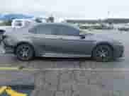 2021 Toyota Camry SE z VIN 4T1T11AK7MU616062, wystawiony jako IAAI lot #43426966 z przebiegiem 96 436 mil mil oraz . Historia ofert i sprzedaży dostępna na DreamBid. Obrazek 14.