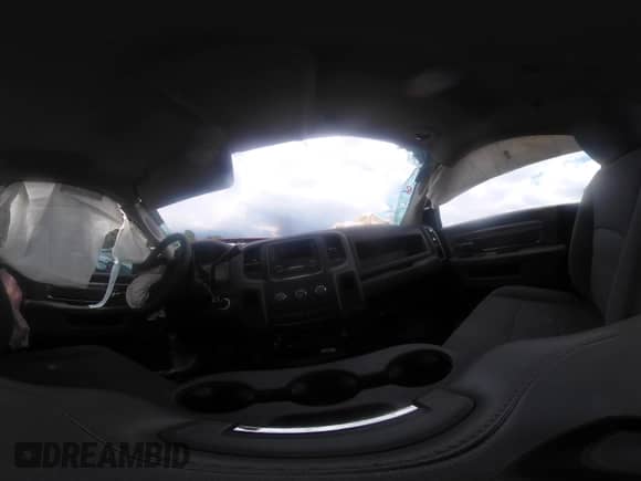 2014 Ram 1500 Express z VIN 3C6JR6ATXEG310186, wystawiony jako IAAI lot #42221601 z przebiegiem 56 684 mil mil oraz . Historia ofert i sprzedaży dostępna na DreamBid. Obrazek 18.