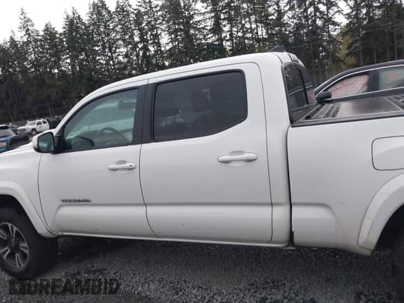 2017 Toyota Tacoma TRD Off Road z VIN 3TMDZ5BN2HM012821, wystawiony jako IAAI lot #43325557 z przebiegiem 278 781 mil mil oraz . Historia ofert i sprzedaży dostępna na DreamBid. Obrazek 15.