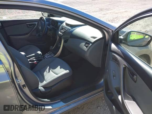 2013 Hyundai Elantra GLS z VIN KMHDH4AE0DU675062, wystawiony jako IAAI lot #43186022 z przebiegiem 146 855 mil mil oraz . Historia ofert i sprzedaży dostępna na DreamBid. Obrazek 5.