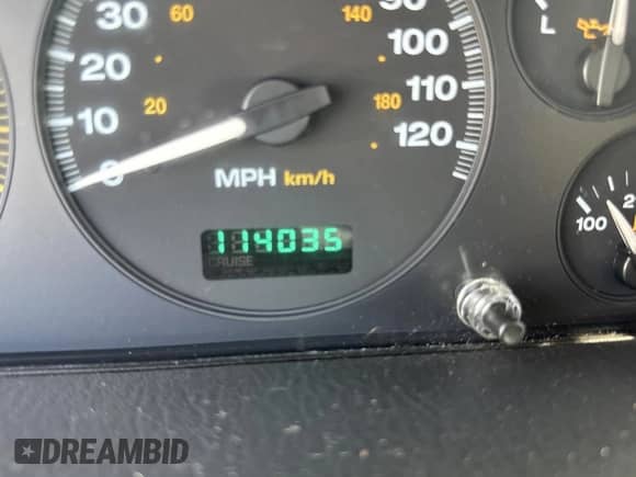 2004 Jeep Grand Cherokee Laredo z VIN 1J4GX48N24C436753, wystawiony jako Copart lot #48782585 z przebiegiem 114 035 mil mil oraz Czysty tytuł • Clean title. Historia ofert i sprzedaży dostępna na DreamBid. Obrazek 8.