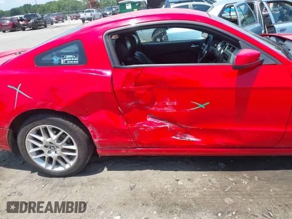 2014 Ford Mustang Premium с VIN 1ZVBP8AMXE5270445, выставлен на аукционе IAAI как лот 42622897 с пробегом 108 017 миль миль и . История ставок и продаж доступна на DreamBid. Изображение 18.