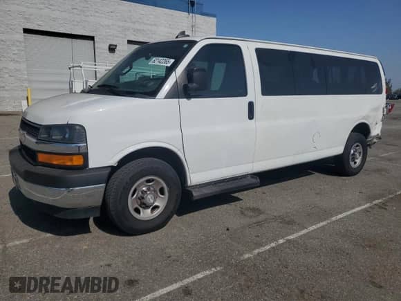 2020 Chevrolet Express Passenger LT с VIN 1GAZGPFGXL1157817, выставлен на аукционе Copart как лот 62142265 с пробегом 90 611 миль миль и Списание • Salvage title. История ставок и продаж доступна на DreamBid. Изображение 1.