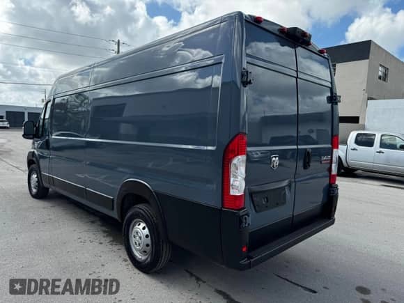 2022 Ram ProMaster Cargo с VIN 3C6MRVJG0NE136313, выставлен на аукционе Copart как лот 77645024 с пробегом 5 409 миль миль и Чистый • Clean title. История ставок и продаж доступна на DreamBid. Изображение 3.
