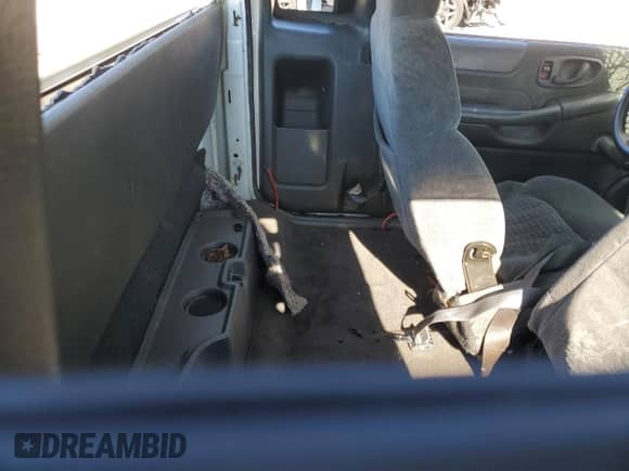 2000 Chevrolet S-10 LS z VIN 1GCCS19W0Y8138459, wystawiony jako Copart lot #82624815 z przebiegiem 180 226 mil mil oraz Szkoda całkowita • Salvage title. Historia ofert i sprzedaży dostępna na DreamBid. Obrazek 10.