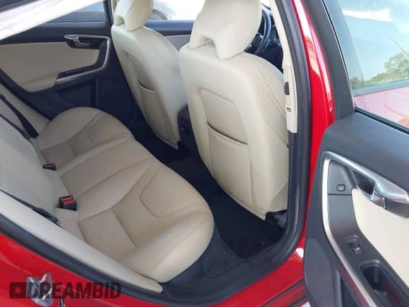 2018 Volvo S60 Dynamic с VIN YV140MTL8J2460974, выставлен на аукционе IAAI как лот 41535457 с пробегом 59 272 миль миль и . История ставок и продаж доступна на DreamBid. Изображение 8.