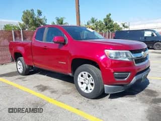 2018 Chevrolet Colorado 2WD LT z VIN 1GCHSCEA4J1135882, wystawiony jako IAAI lot #43465094 z przebiegiem 130 296 mil mil oraz . Historia ofert i sprzedaży dostępna na DreamBid. Obrazek 1.