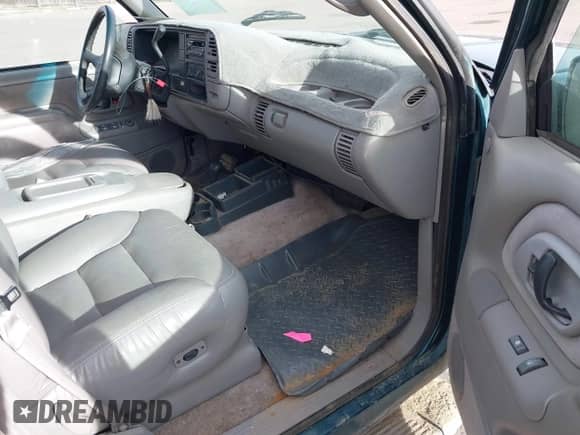 1995 Chevrolet Tahoe z VIN 1GNEK13K7SJ396709, wystawiony jako IAAI lot #41776923 z przebiegiem 183 877 mil mil oraz . Historia ofert i sprzedaży dostępna na DreamBid. Obrazek 5.