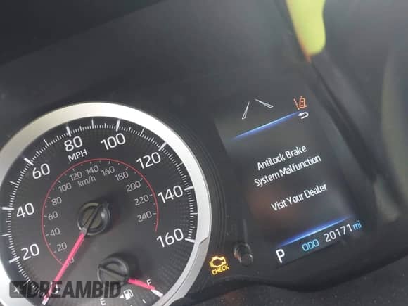 2022 Toyota Corolla Cross L with VIN 7MUAAABG0NV024424, listed as a IAAI auction lot 42261227 with 20,171 mi miles and . Bid and sale history available at DreamBid. Image 7.