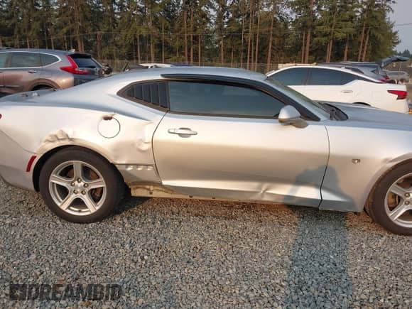 2017 Chevrolet Camaro 1LS z VIN 1G1FA1RXXH0148867, wystawiony jako IAAI lot #43126755 z przebiegiem 66 063 mil mil oraz . Historia ofert i sprzedaży dostępna na DreamBid. Obrazek 6.