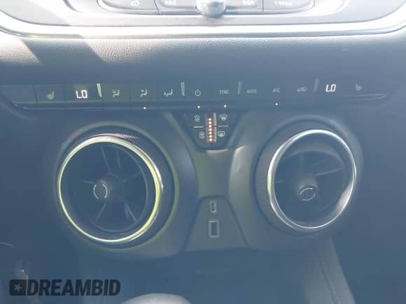 2019 Chevrolet Blazer with VIN 3GNKBBRA5KS673248, listed as a IAAI auction lot 42536237 with 77,086 mi miles and . Bid and sale history available at DreamBid. Image 22.