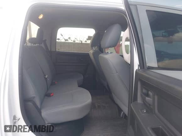 2014 Ram 1500 Express z VIN 1C6RR7KT1ES322582, wystawiony jako IAAI lot #43075096 z przebiegiem 340 348 mil mil oraz . Historia ofert i sprzedaży dostępna na DreamBid. Obrazek 8.