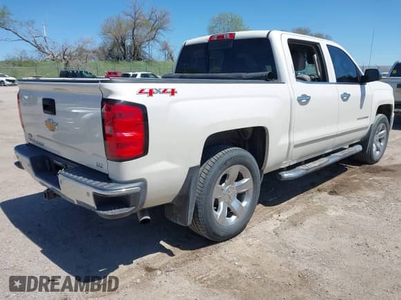 2014 Chevrolet Silverado 1500 LTZ z VIN 3GCUKSEJ0EG439324, wystawiony jako IAAI lot #42148611 z przebiegiem 176 409 mil mil oraz . Historia ofert i sprzedaży dostępna na DreamBid. Obrazek 4.