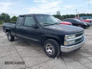 1998 Chevrolet Silverado 1500 z VIN 2GCEC19M8W1253637, wystawiony jako IAAI lot #42809144 z przebiegiem 292 094 mil mil oraz . Historia ofert i sprzedaży dostępna na DreamBid. Obrazek 1.