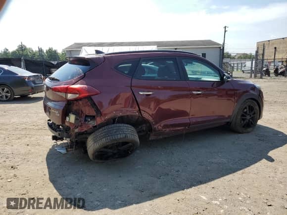 2017 Hyundai Tucson Sport z VIN KM8J3CA28HU359383, wystawiony jako Copart lot #62985115 z przebiegiem 108 733 mil mil oraz Szkoda całkowita • Salvage title. Historia ofert i sprzedaży dostępna na DreamBid. Obrazek 3.
