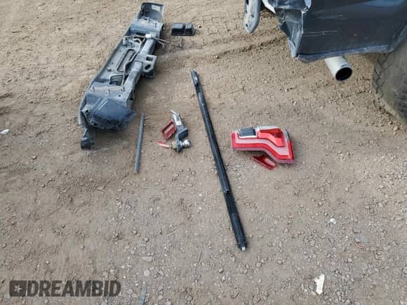 2016 Ford F-150 XLT z VIN 1FTEW1EG3GFB98838, wystawiony jako Copart lot #81640485 z przebiegiem 164 083 mil mil oraz Szkoda całkowita • Salvage title. Historia ofert i sprzedaży dostępna na DreamBid. Obrazek 12.