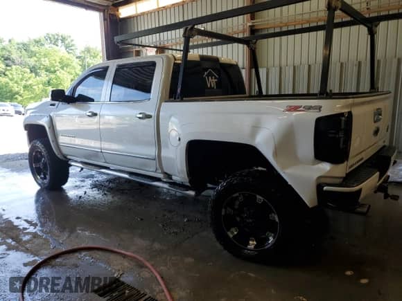 2018 Chevrolet Silverado 1500 LTZ с VIN 3GCUKSEJ7JG298360, выставлен на аукционе Copart как лот 62635115 с пробегом 126 274 миль миль и Списание • Salvage title. История ставок и продаж доступна на DreamBid. Изображение 2.